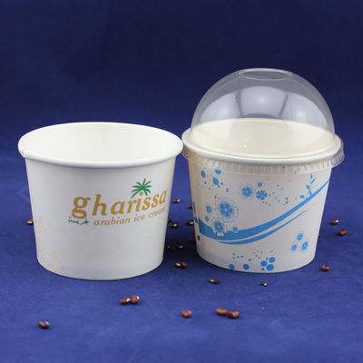 Una sola porción para llevar, helados, yogur, vasos de papel con tapa de plástico.