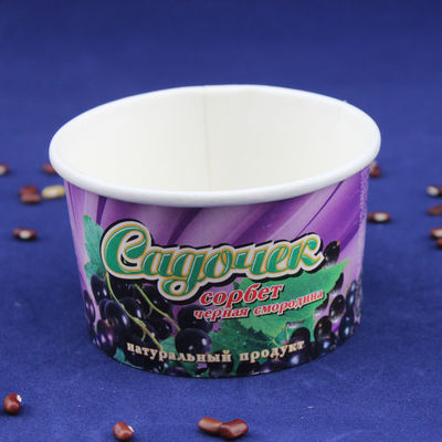 Una sola porción para llevar, helados, yogur, vasos de papel con tapa de plástico.