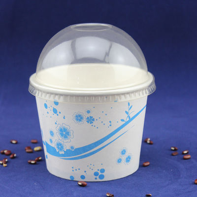 Una sola porción para llevar, helados, yogur, vasos de papel con tapa de plástico.